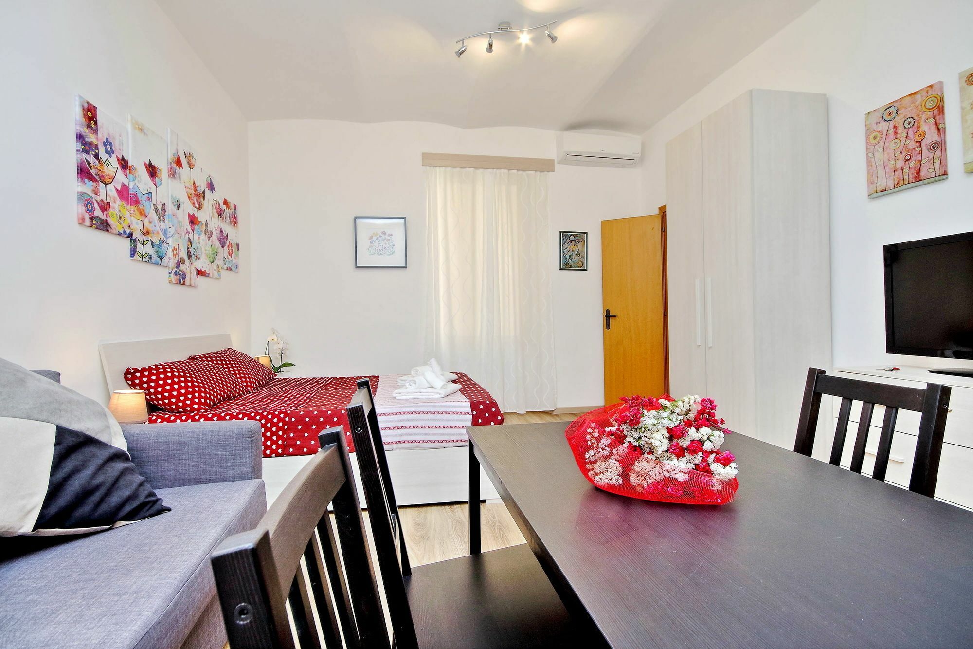 Holiday Rental San Lorenzo District Рим Экстерьер фото