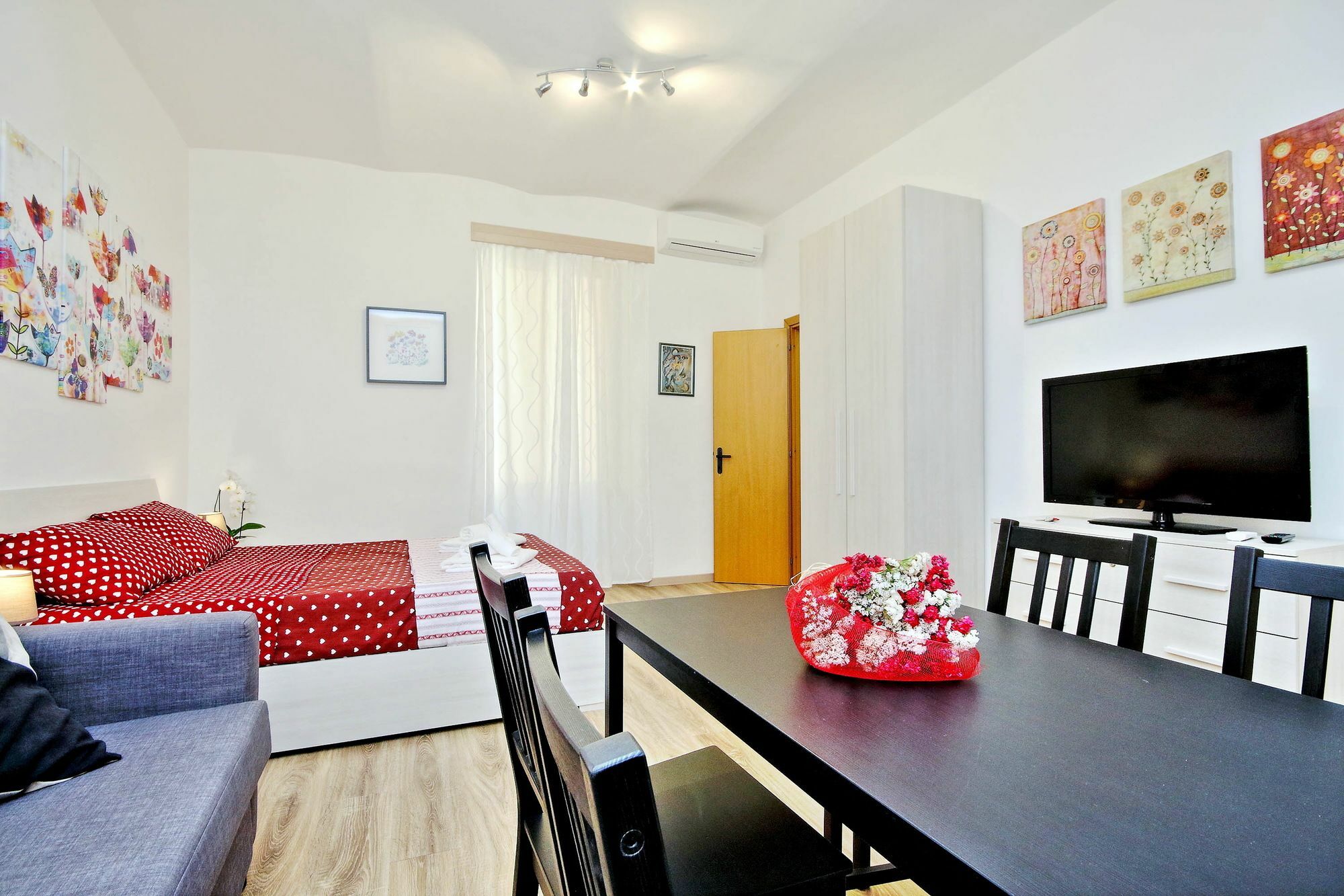 Holiday Rental San Lorenzo District Рим Экстерьер фото