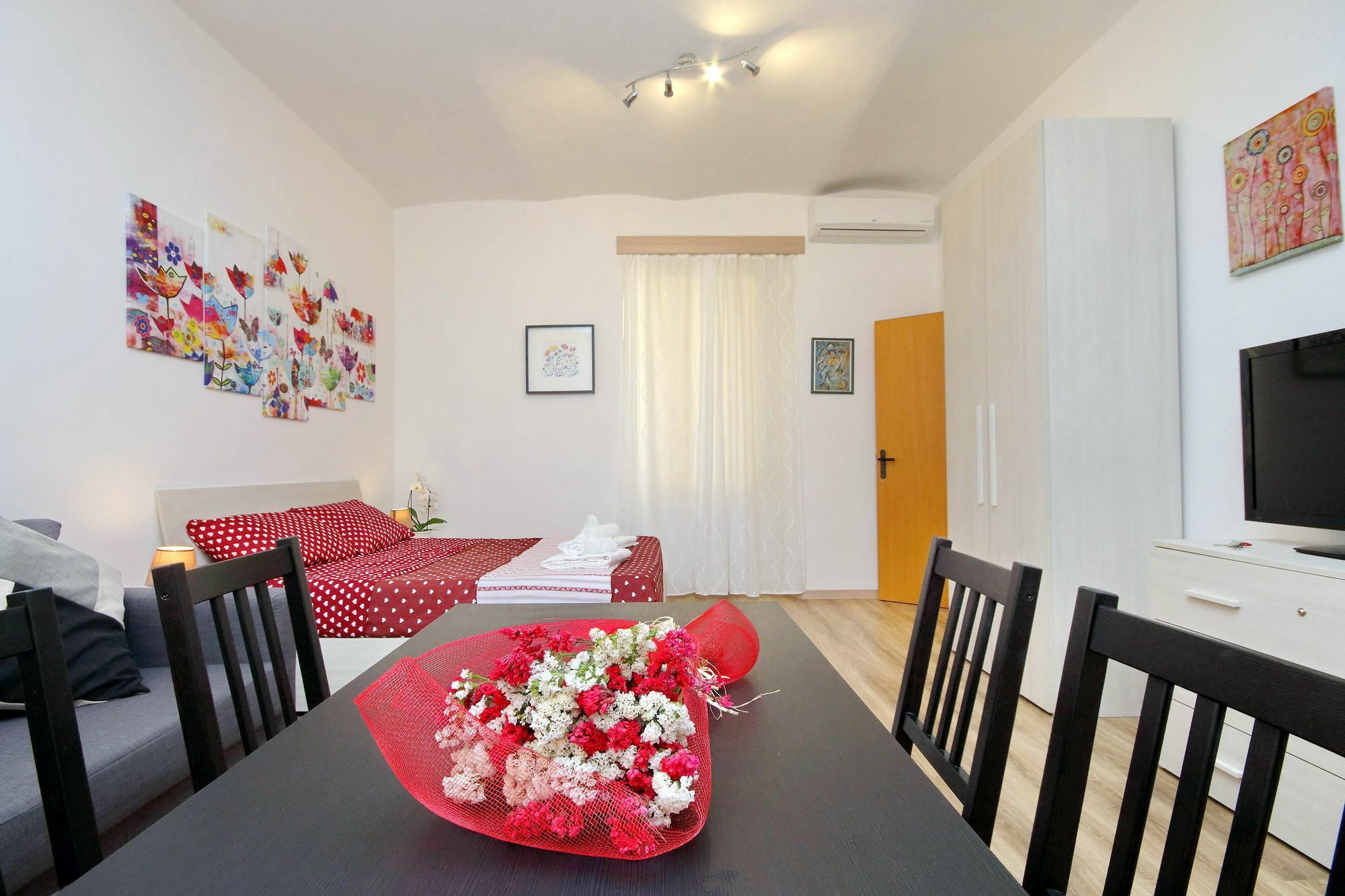 Holiday Rental San Lorenzo District Рим Экстерьер фото